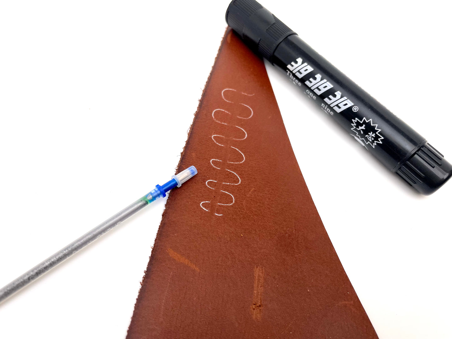 Cleaning marker for silver pens
