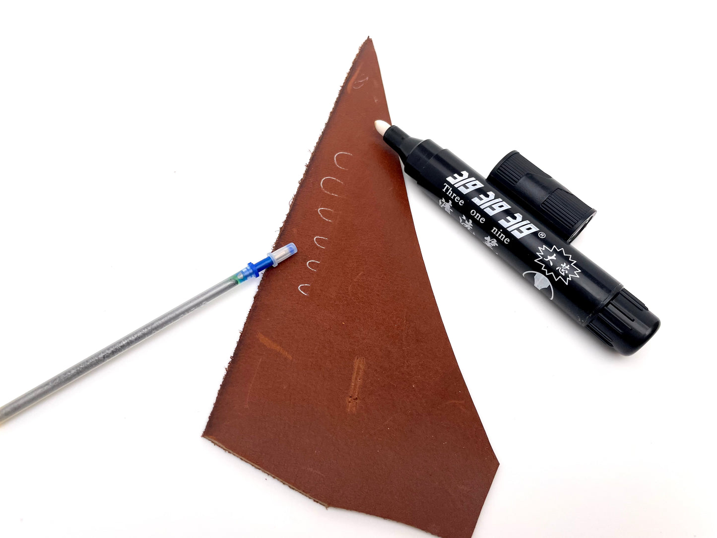 Cleaning marker for silver pens