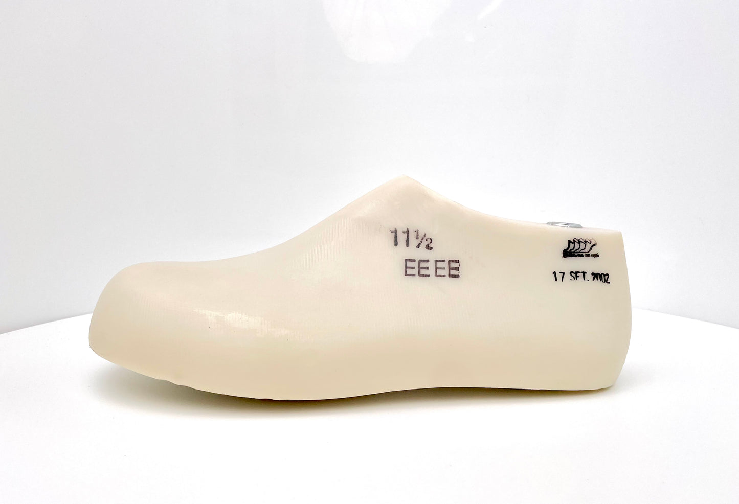 Extra wide lasts - from size 5 1/2 to size 14!